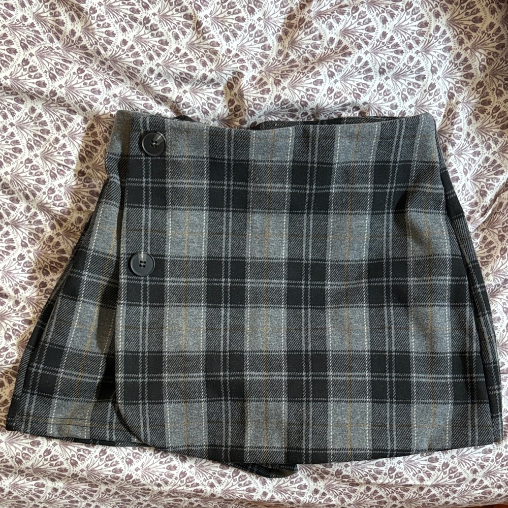 Black & Gray Plaid Skort